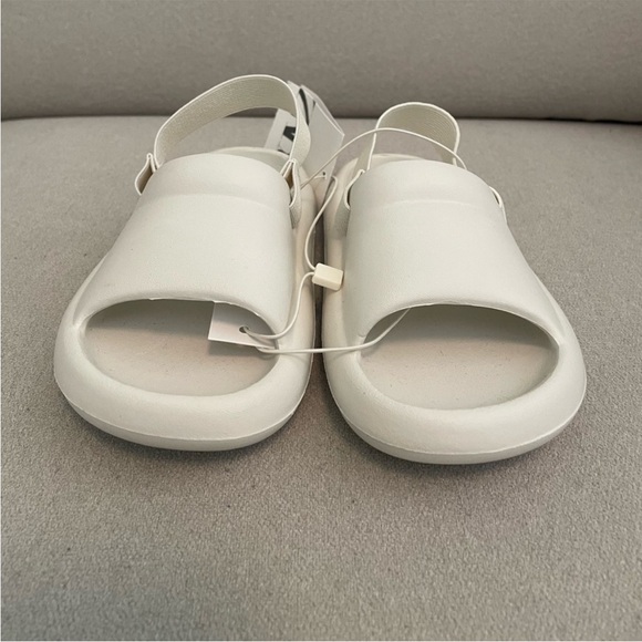 ZARA BABY/ MONOCHROMATIC RUBBERIZED SANDALS - Picture 4 of 9